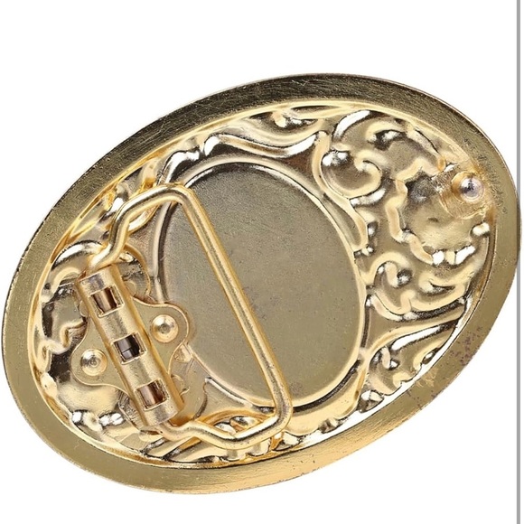 Gold tone belt buckle with scorpion design - Picture 2 of 7